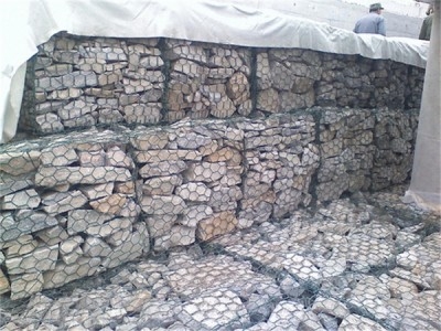 60*80mm Gabion Stone Cage Polyethylene Coating Retaining Wall Slope Protection