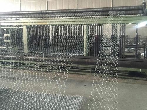 1/4" Galvanised Hexagonal Netting Heavy Twisted Pair Construction Mountain Fence