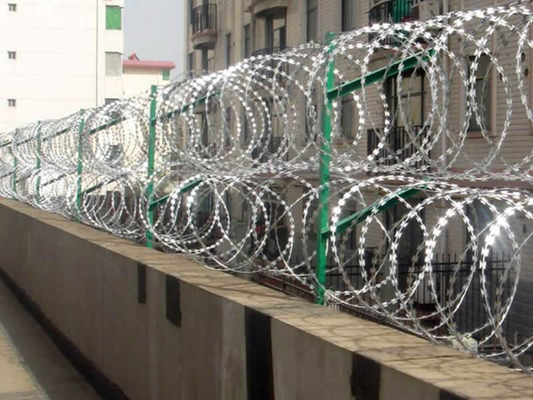 Iron Galvanized Razor Barbed Wire 10M For Warehouses