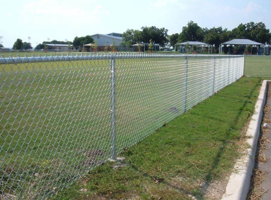 Guardrail Galvanized Chain Link Fence，Braided Welded Wire Mesh For Fencing